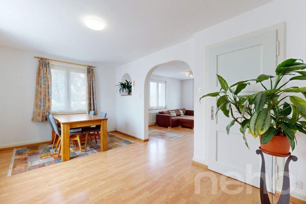 Property photo 3 of 12