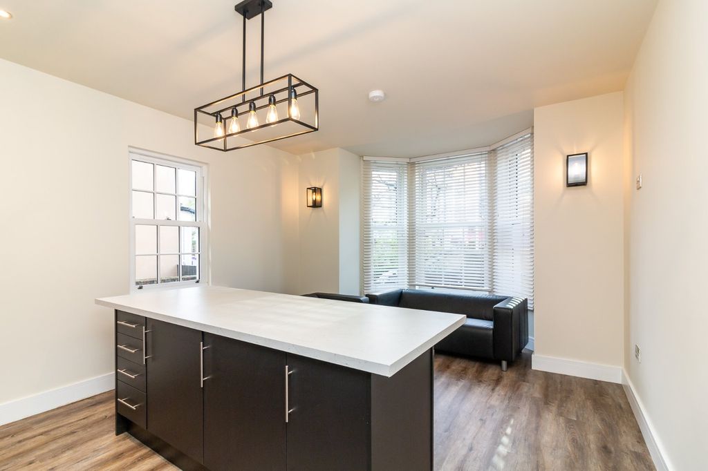 Property photo 3 of 16 Picture No. 02