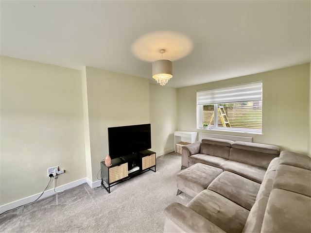 Property photo 3 of 21 Lounge