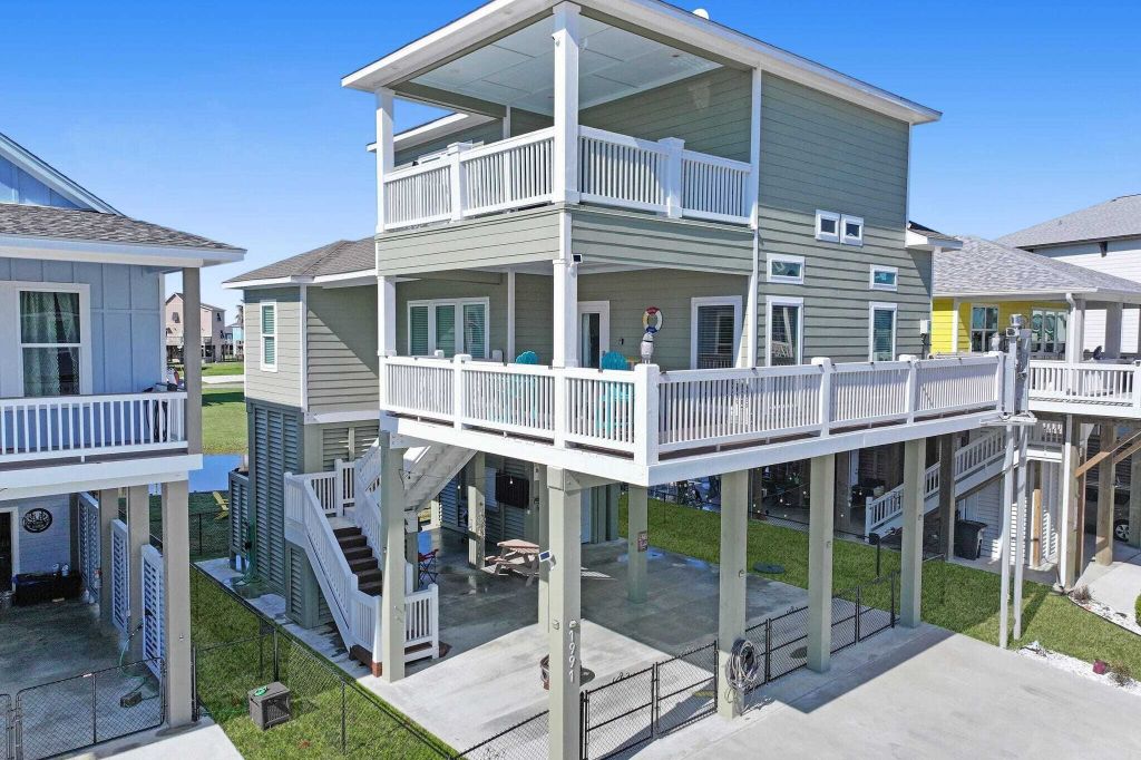 Property photo 1 of 31