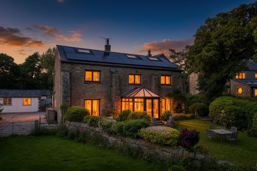 Property photo 1 of 50 4703423