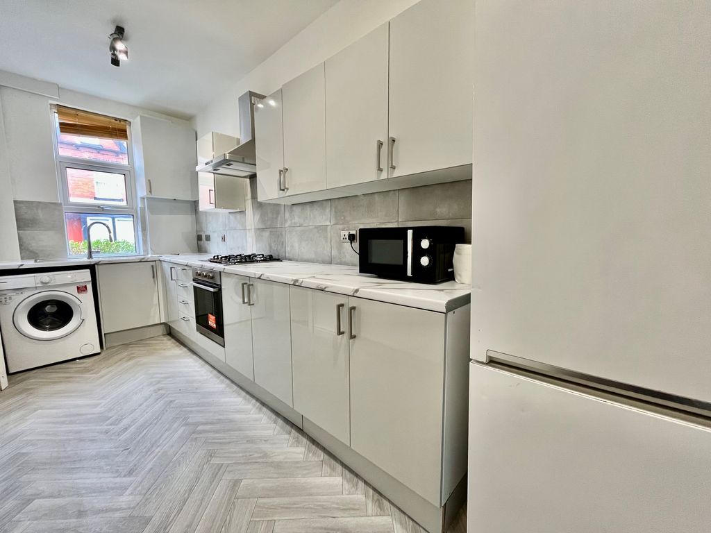 Property photo 3 of 8 Image