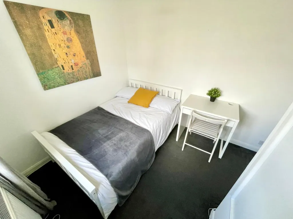 Property photo 1 of 6