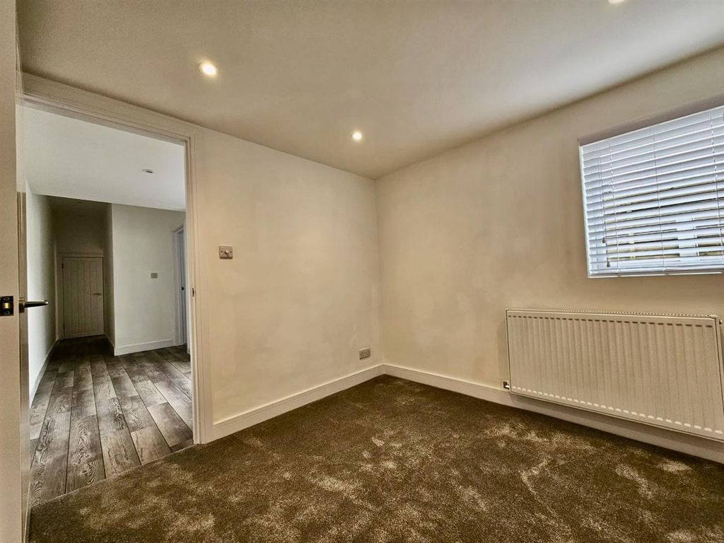 Property photo 3 of 7 Img_2416.Jpg