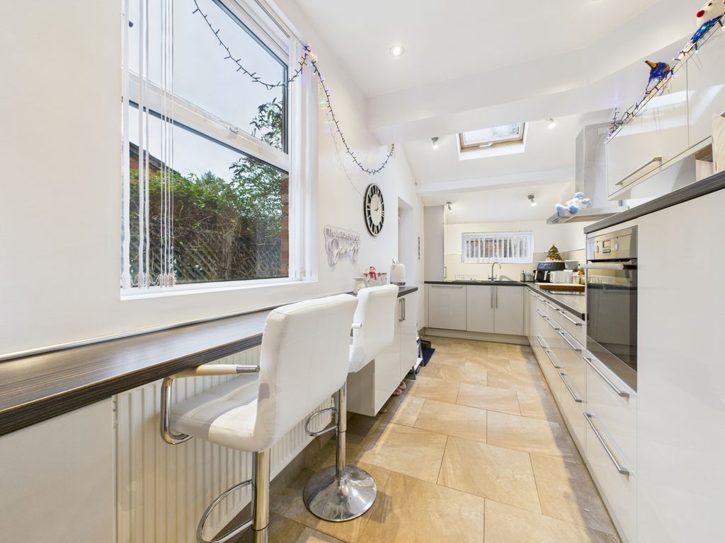 Property photo 2 of 13 Burns Street