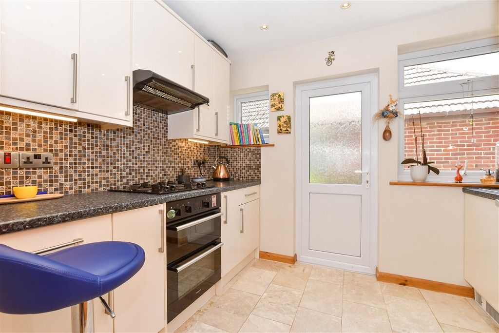 Property photo 3 of 18 Kitchen