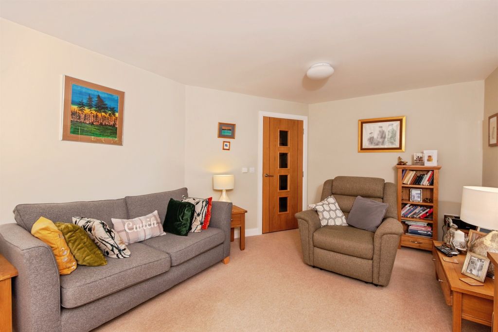 Property photo 2 of 21