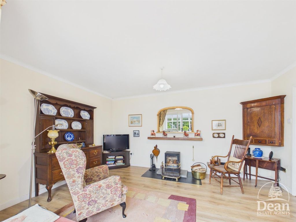 Property photo 3 of 19