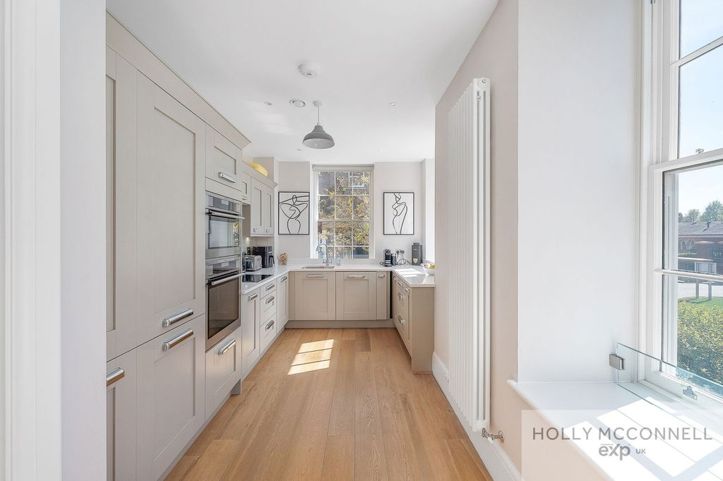 Property photo 2 of 29