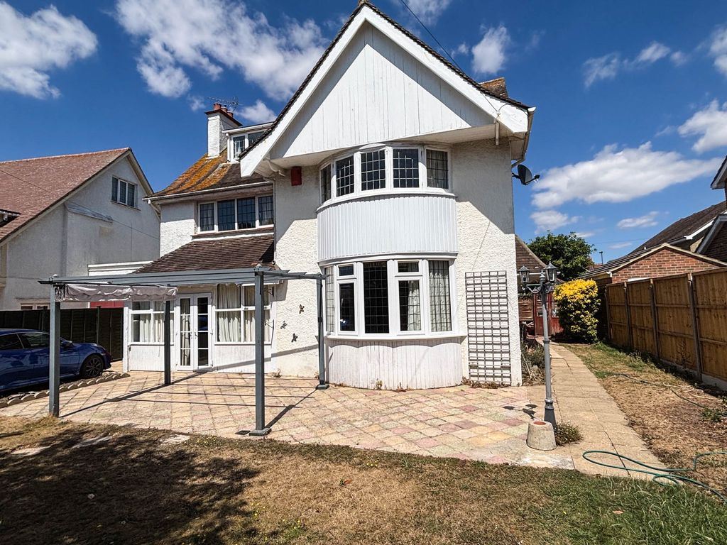 Property photo 1 of 32