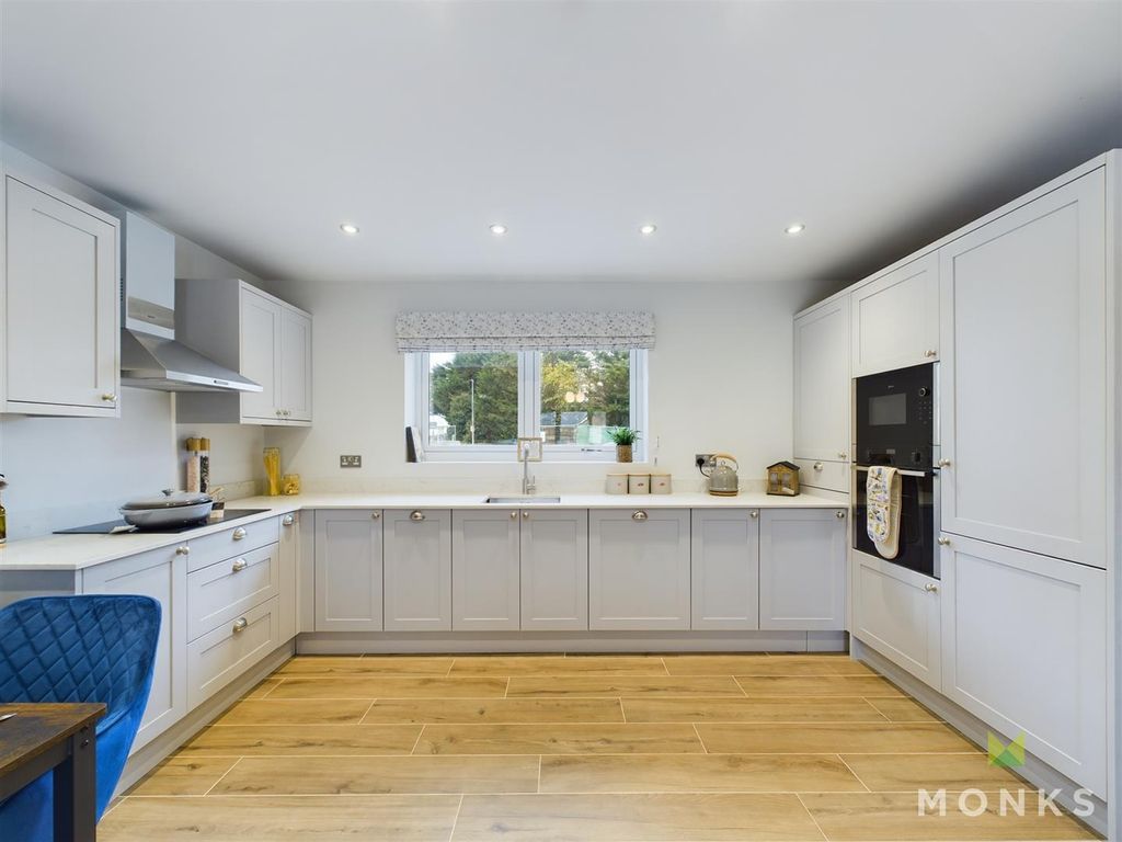 Property photo 2 of 19 Kitchen.Jpg