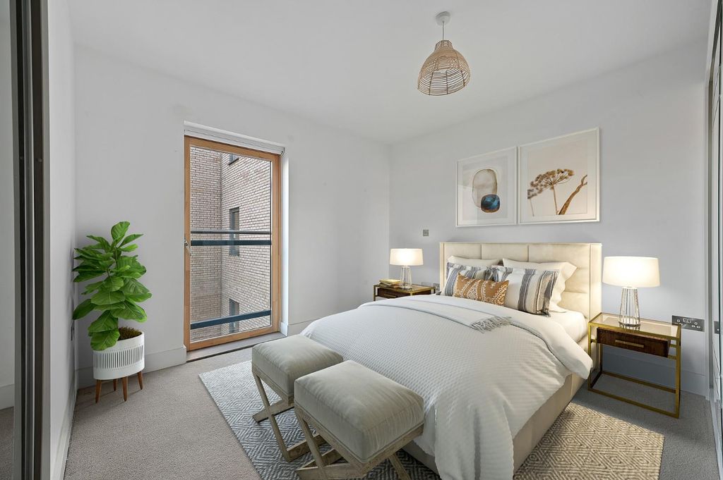 Property photo 2 of 10 Fbl - Regent Court - Bedroom3 (1)_.Jpg