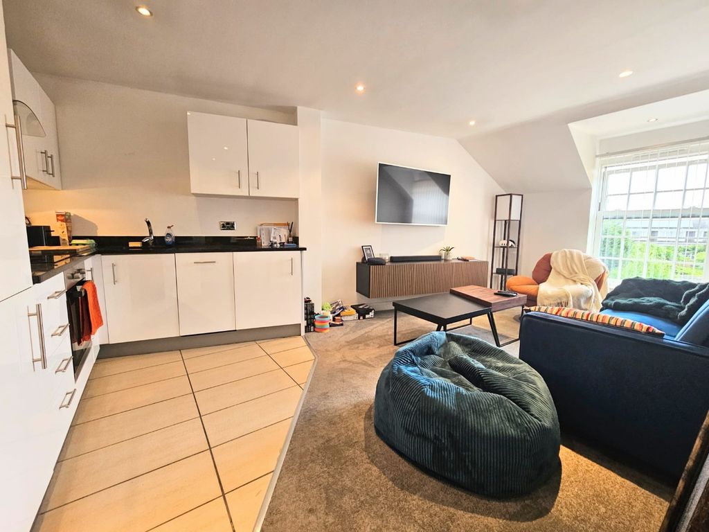 Property photo 3 of 12 4369465