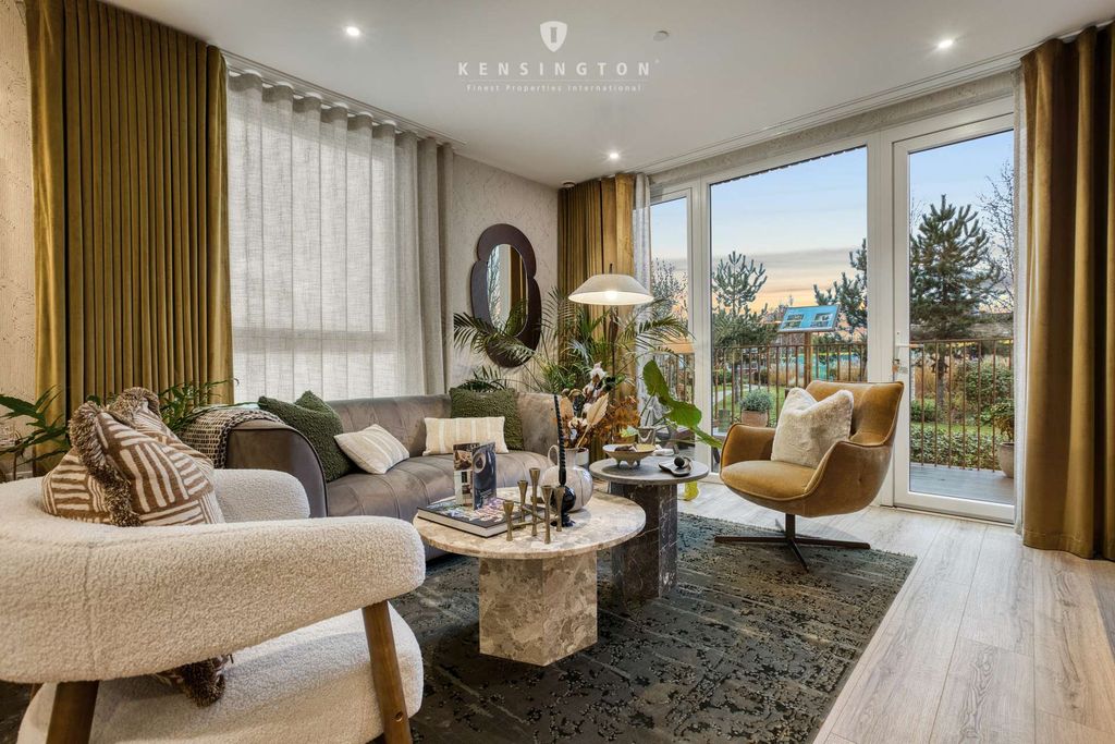 Property photo 2 of 21