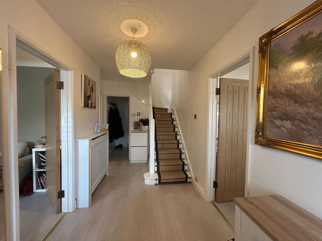 Property photo 3 of 19 Hallway