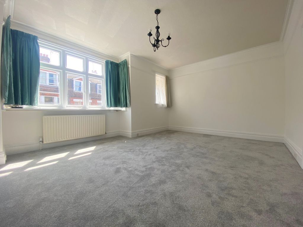 Property photo 3 of 6 Gallery