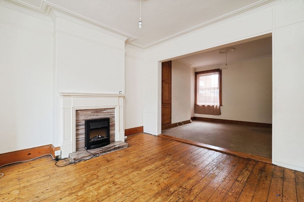 Property photo 2 of 17 Photo