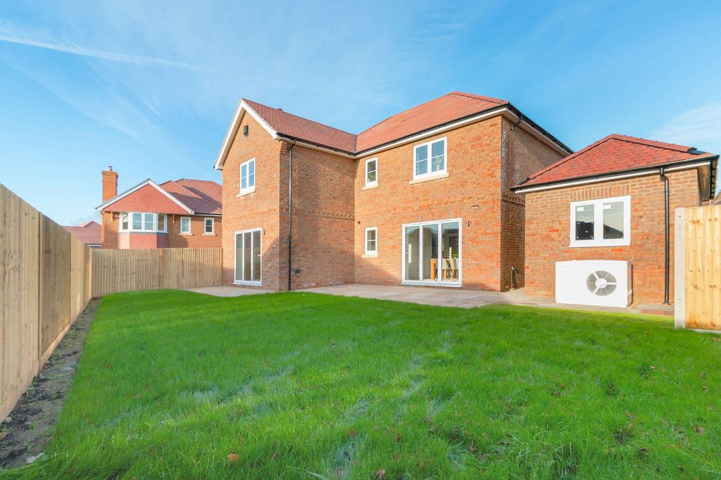 Property photo 3 of 34