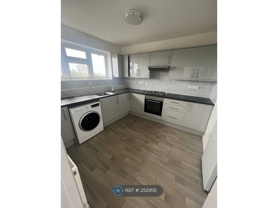 Property photo 1 of 11 Kitchen