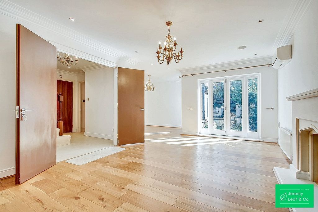 Property photo 3 of 25