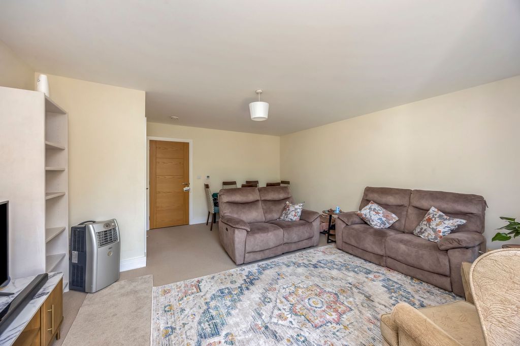 Property photo 3 of 19