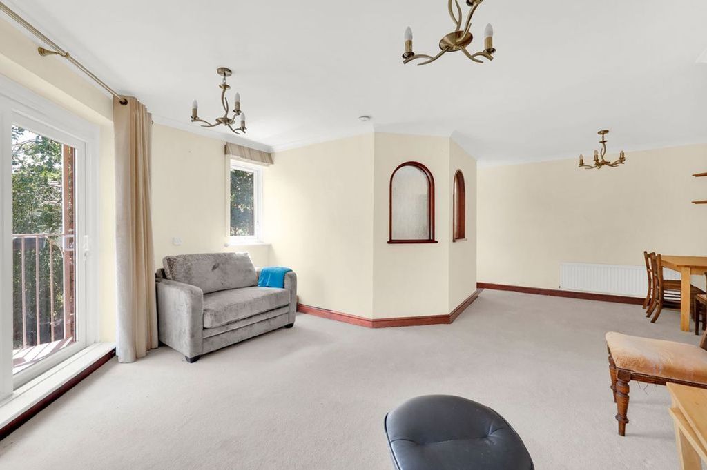 Property photo 3 of 13