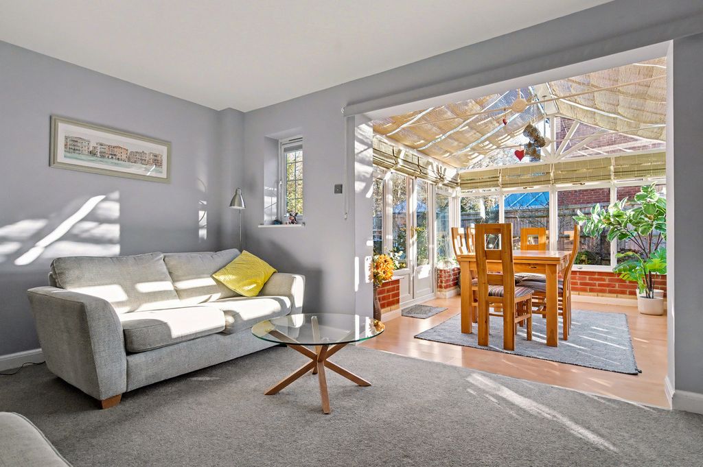 Property photo 2 of 25