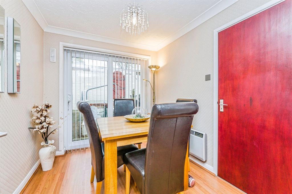 Property photo 3 of 17