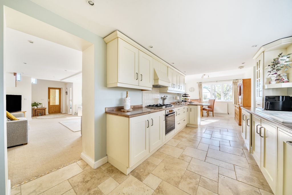 Property photo 3 of 22 13615831568E3A163A2A7A