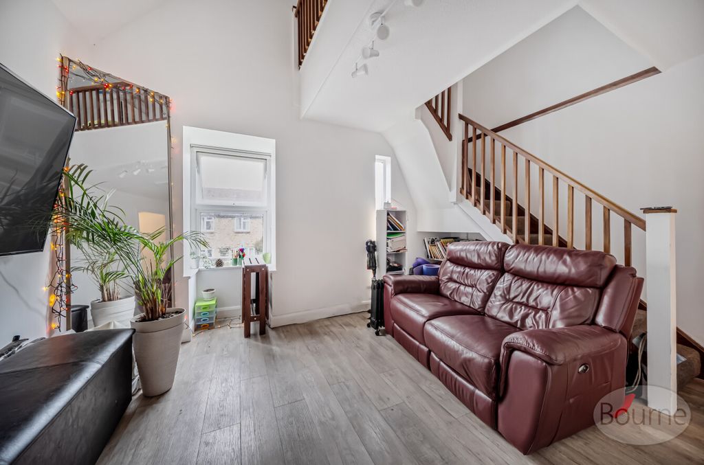 Property photo 2 of 13 9B3Ebe8c-1893-473...