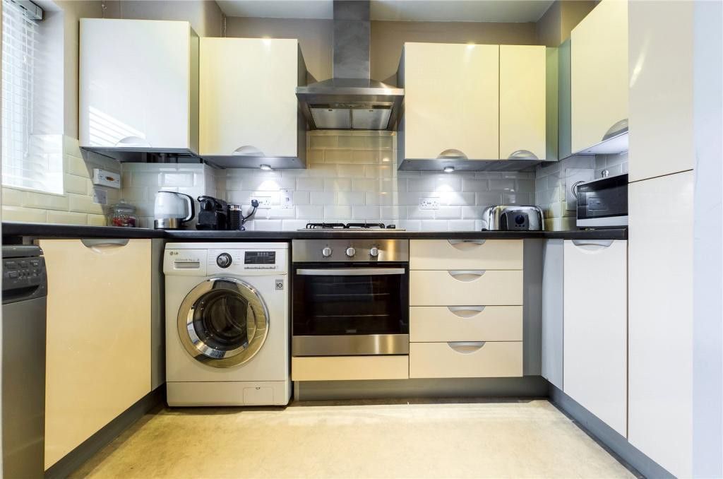 Property photo 2 of 5 Kitchen