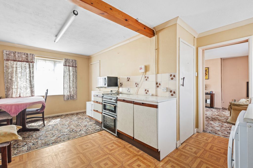 Property photo 3 of 11