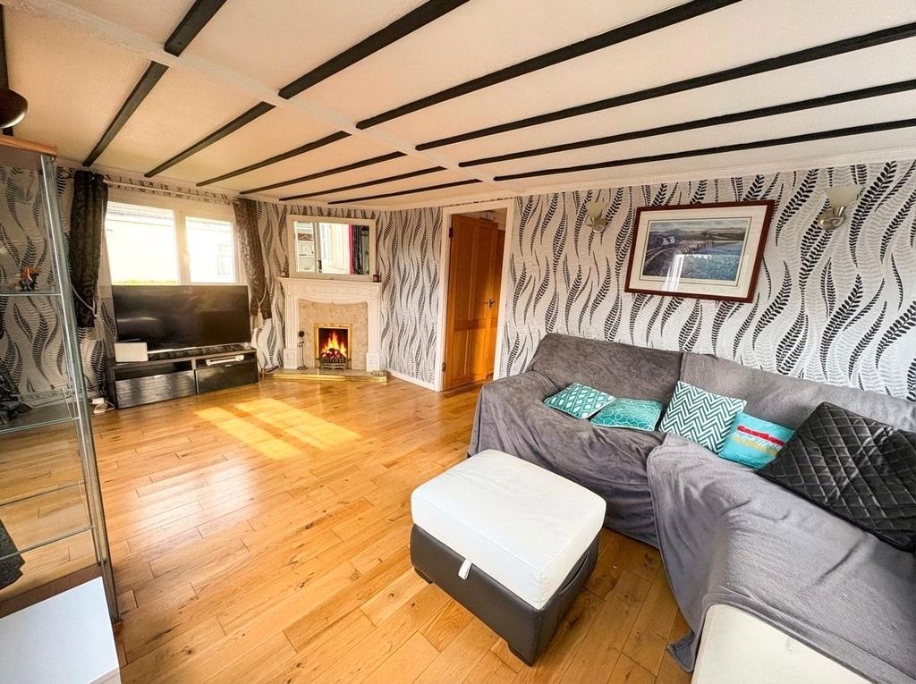 Property photo 2 of 11 Picture No. 10