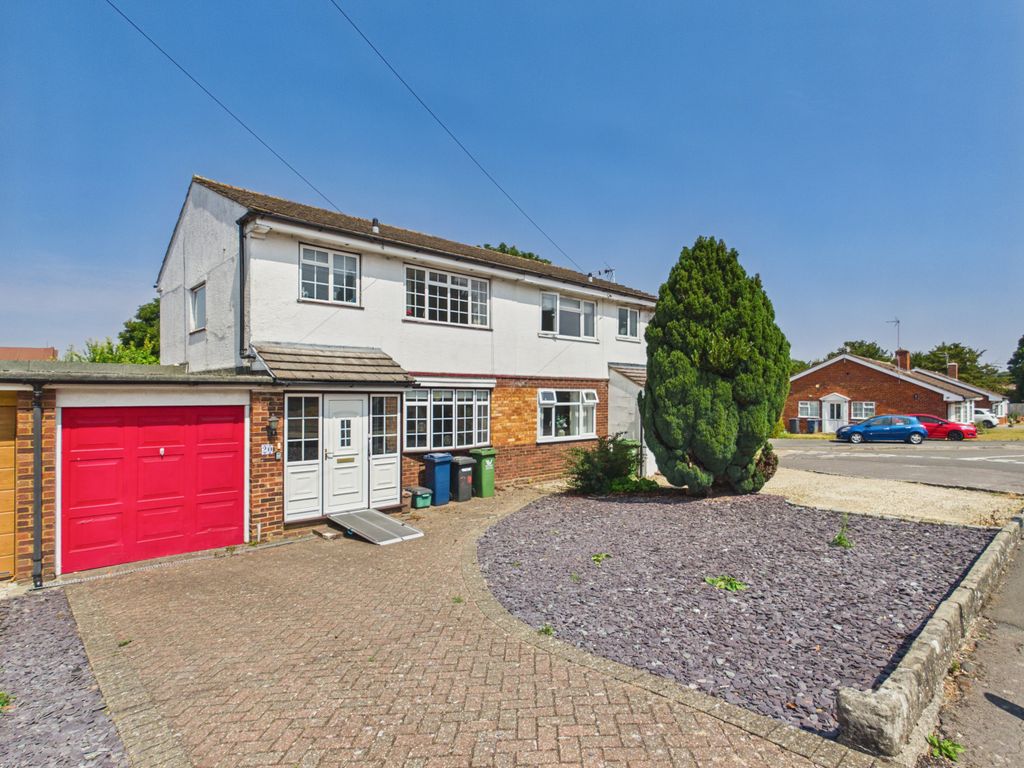 Property photo 1 of 13 Cam01354G0-Pr0748-Still022