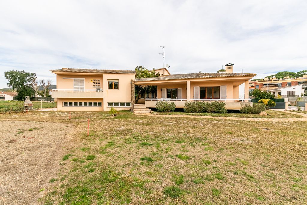 Property photo 2 of 41