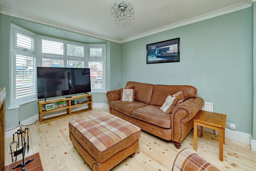 Property photo 3 of 16
