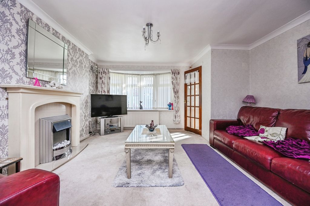 Property photo 3 of 17 Photo