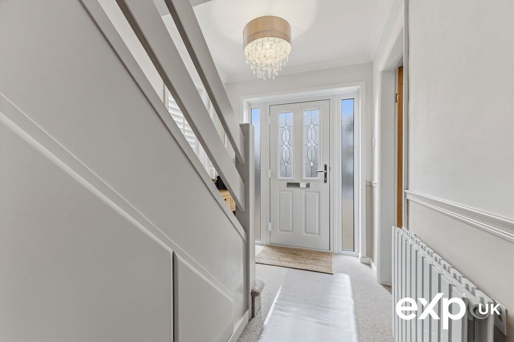 Property photo 2 of 33