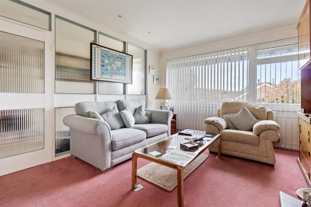Property photo 3 of 27 Downview Road 23-009.Jpg