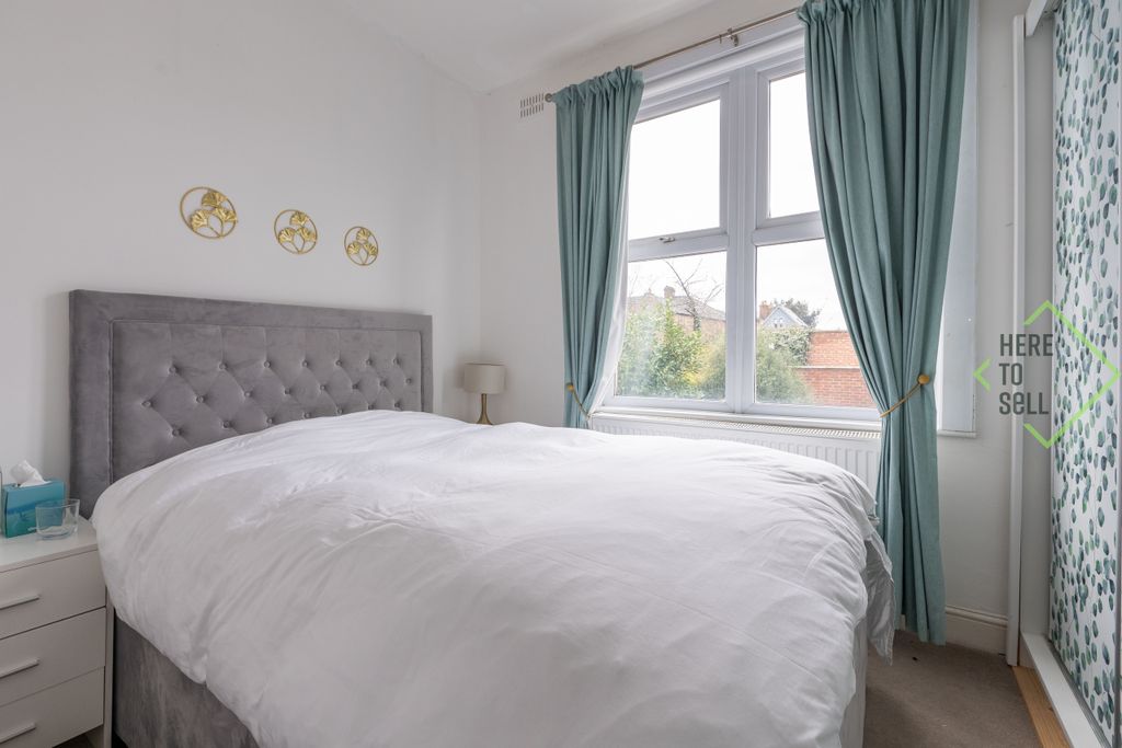 Property photo 3 of 11 Flat B, 69 Beaconsfield Rd-N11 3Aa-3