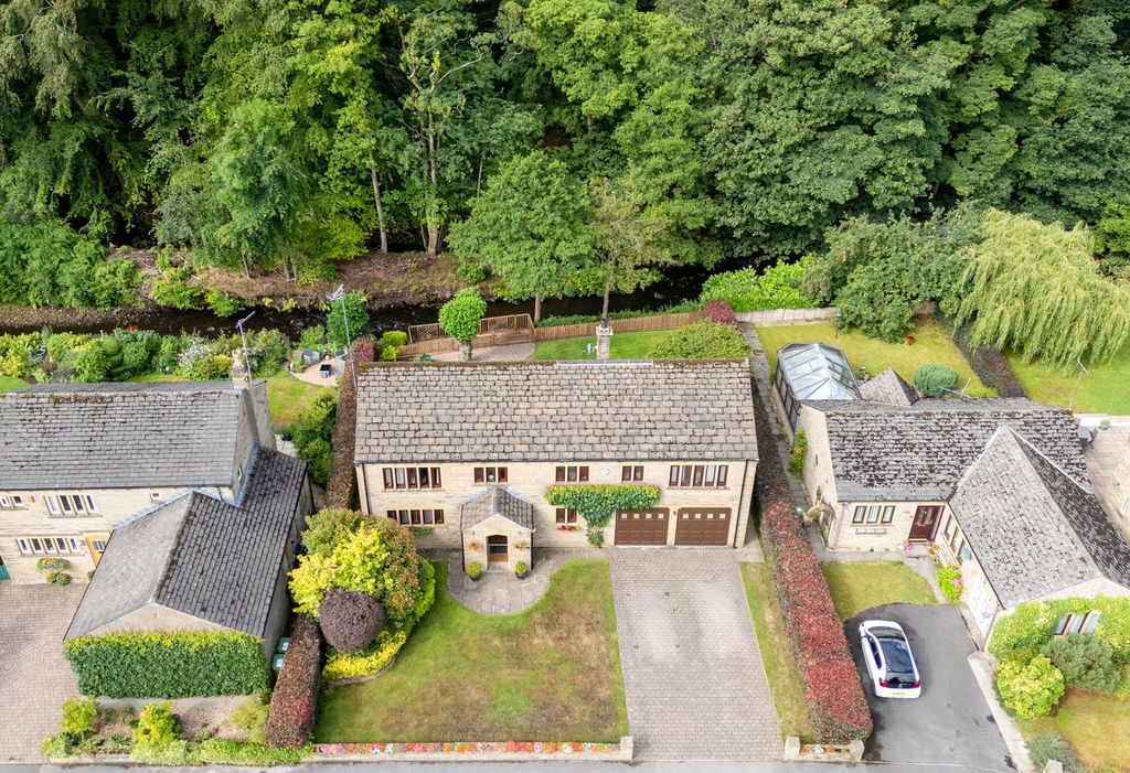 Property photo 1 of 33