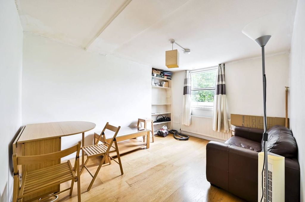 Property photo 2 of 7