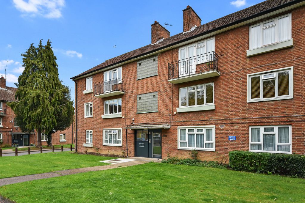 Property photo 1 of 12