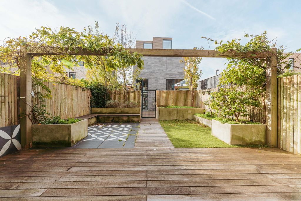 Property photo 3 of 69