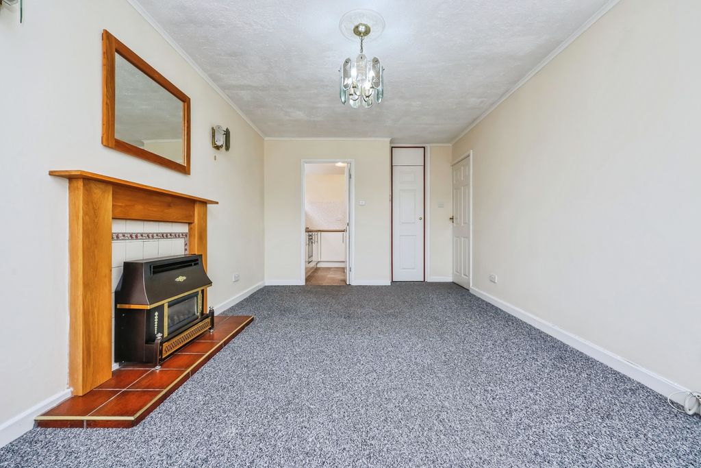 Property photo 3 of 14