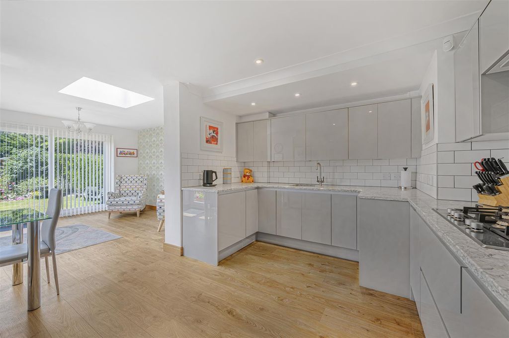 Property photo 3 of 31 Open Plan
