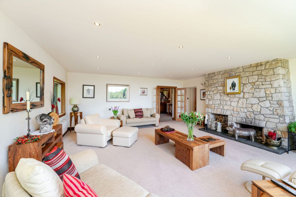 Property photo 2 of 31