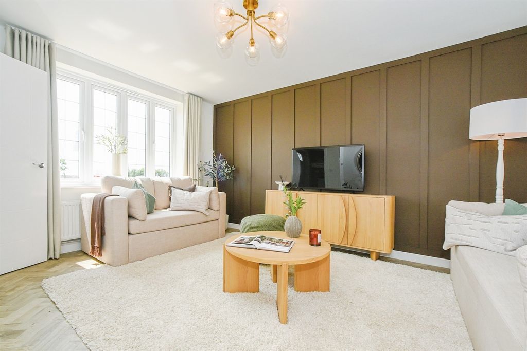 Property photo 3 of 17