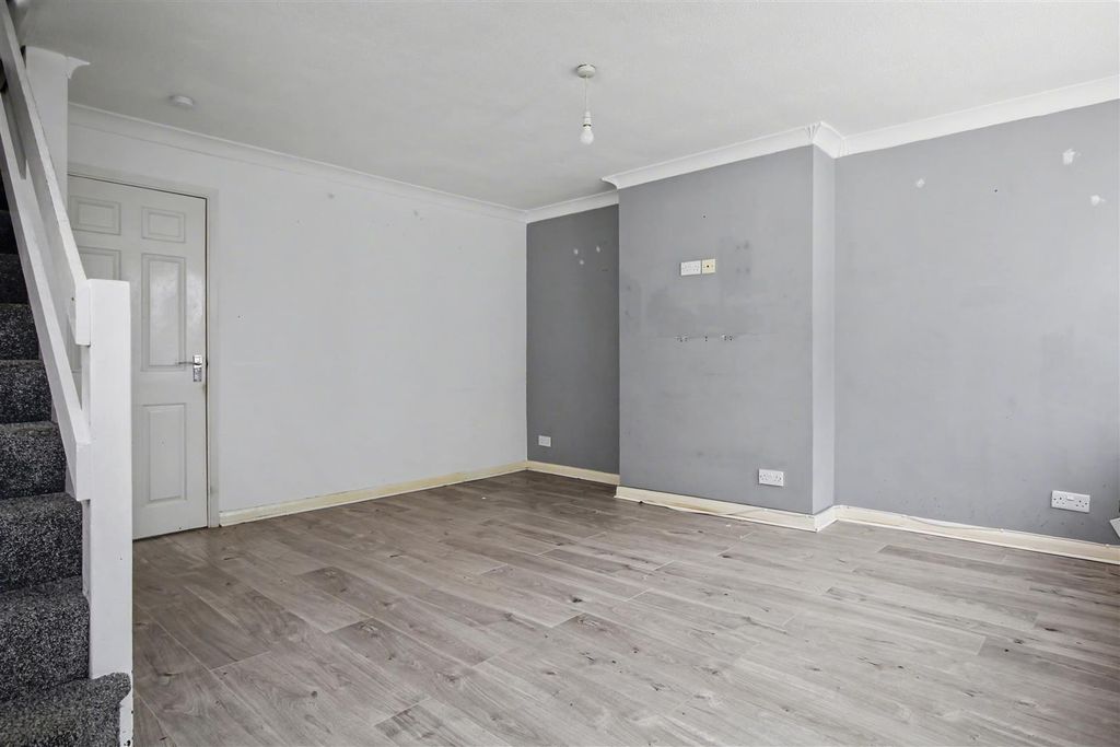 Property photo 2 of 11 Img_5765.Jpg