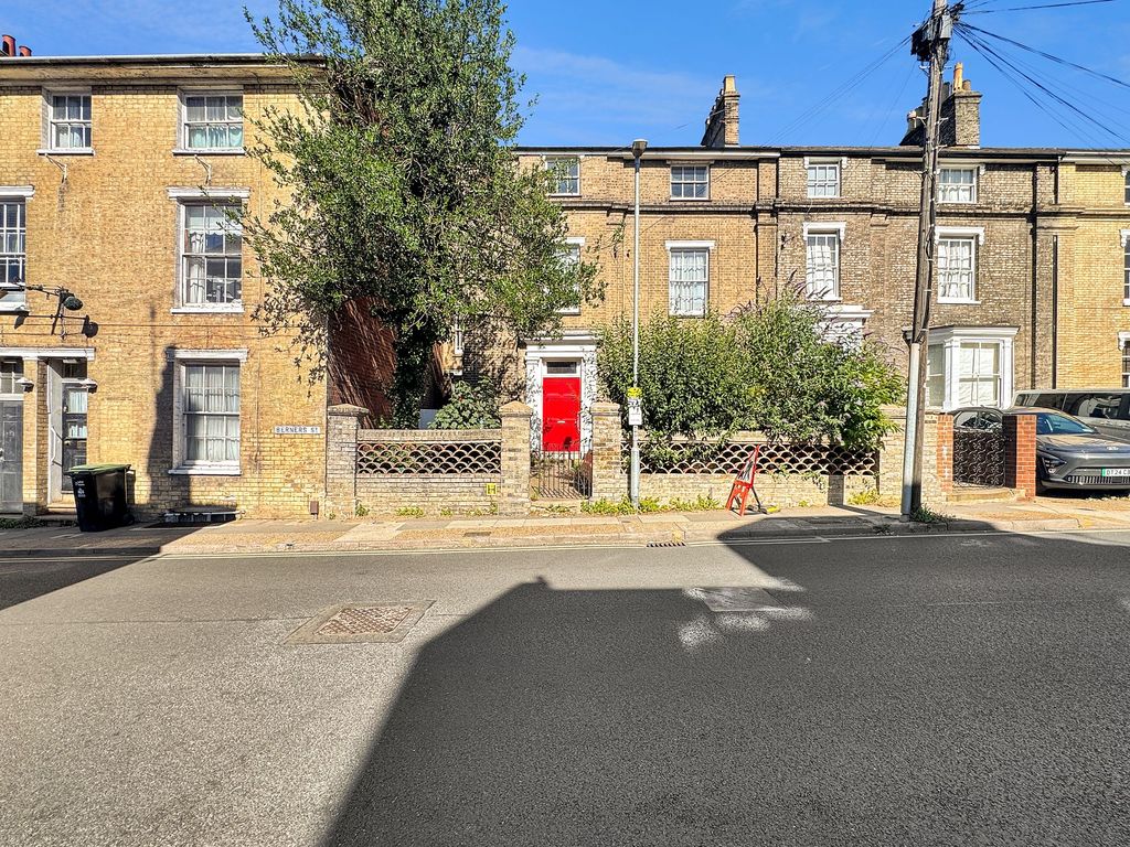 Property photo 1 of 10
